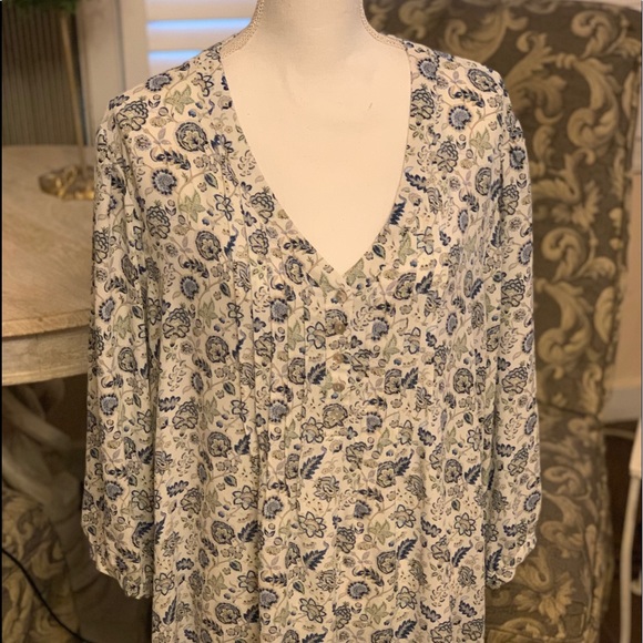 rose + olive Tops - Blue and cream color blouse/top- size 2x